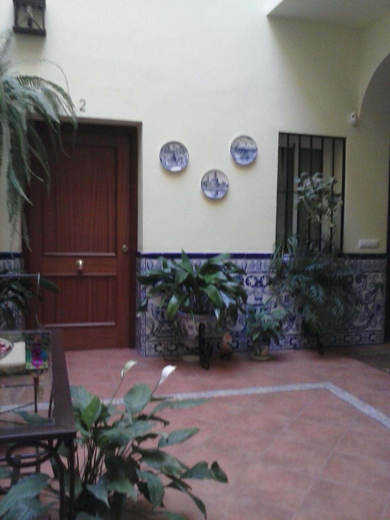 Pension Dona Trinidad Seville Exterior photo