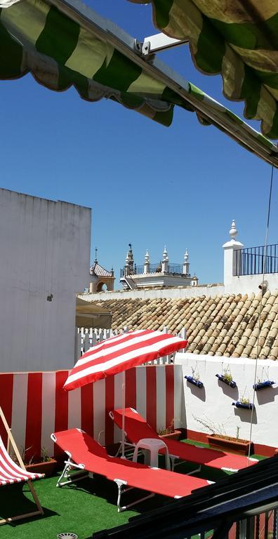 Pension Dona Trinidad Seville Exterior photo